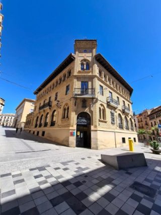 Oficina de Correos en Huesca (22002)
